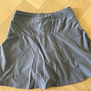 ATHLETA Women's Tennis Everyday Skort * Gray * Size 4* Shorts Underneath
